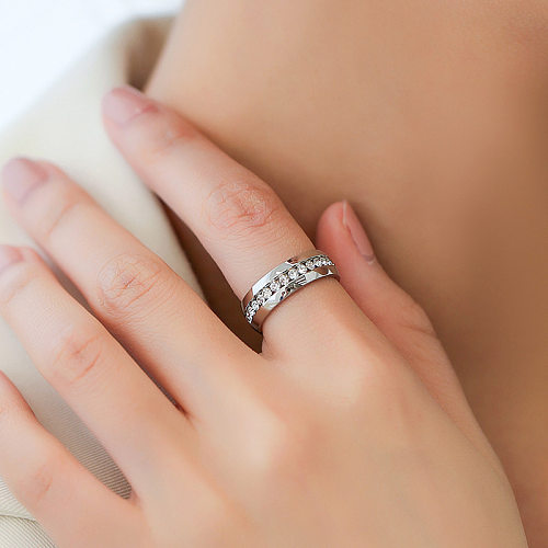 Anéis de zircão embutidos de aço inoxidável em formato de coração de estilo simples
