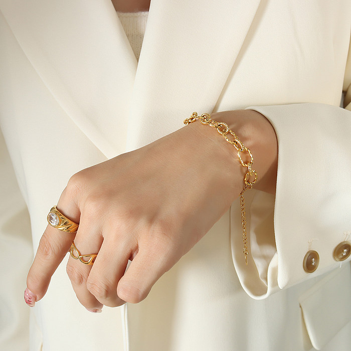 Collier de bracelets pour femmes plaqué or 18 carats en acier titane géométrique de style simple de base
