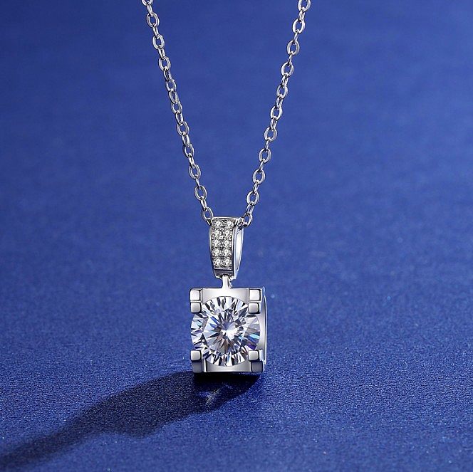 Collar con colgante de diamantes de imitación con incrustaciones de cobre blanco geométrico brillante