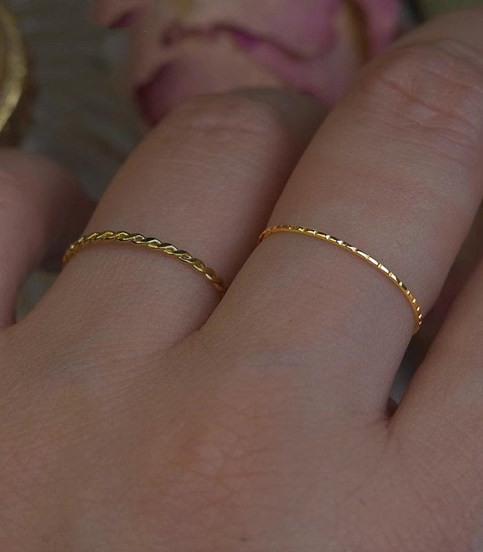 Einfache, einfarbige, vergoldete Ringe aus Edelstahl in großen Mengen