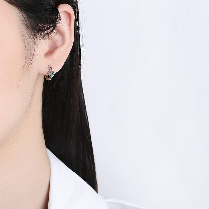1 Paar modische herzförmige Kupfer-Emaille-Ohrringe