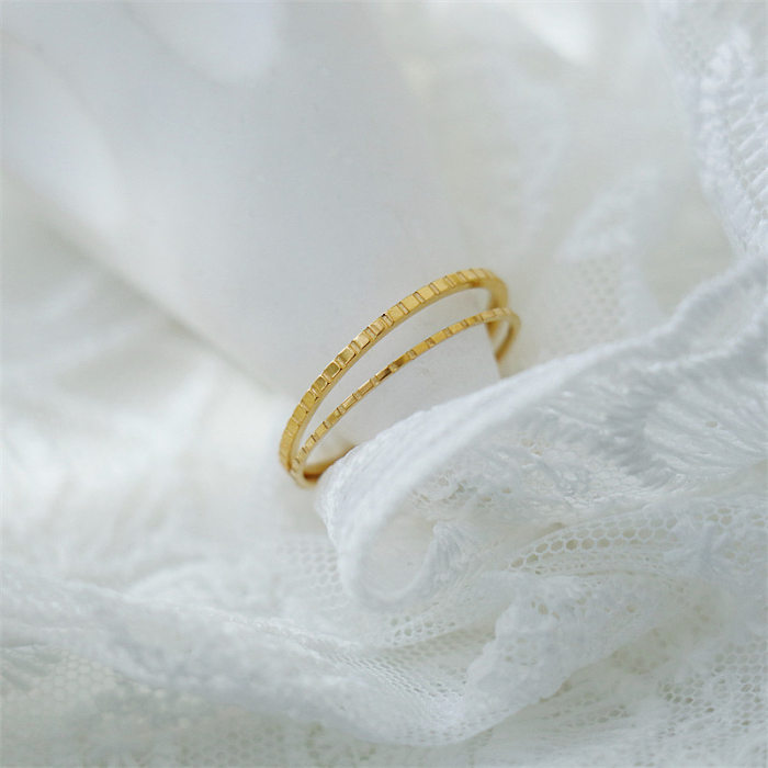 Anéis de aço inoxidável de cor sólida elegante estilo simples para senhora