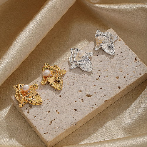 1 par de pendientes chapados en oro de 18 quilates con incrustaciones de cobre y perlas de agua dulce estilo IG