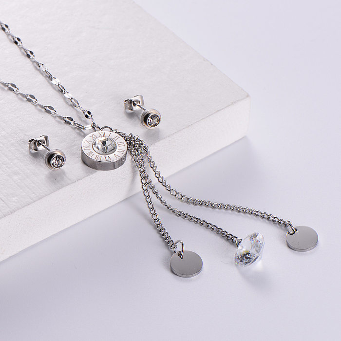 Conjunto De Pendientes Y Collar Con Números Romanos De Diamantes De Acero De Titanio Simple A La Moda