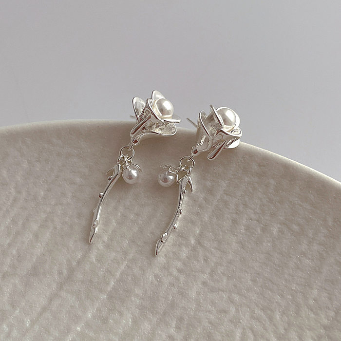 1 Pair Simple Style Flower Plating Inlay Copper Artificial Pearls Gold Plated Drop Earrings