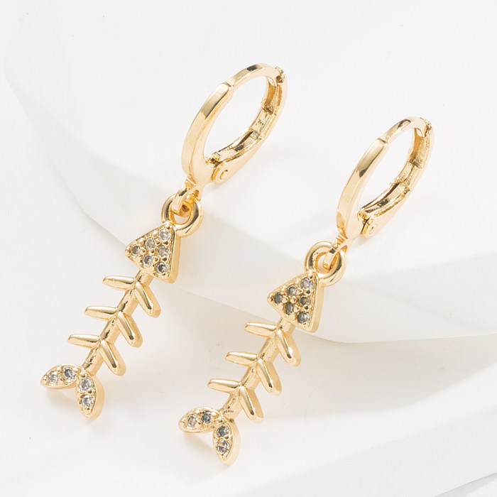 Elegante Fischgräten-Kupfer-Ohrringe mit vergoldetem Zirkon, 1 Paar