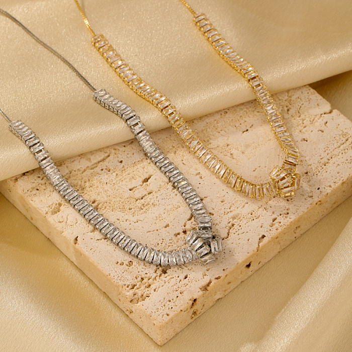 Halskette im klassischen Stil mit geometrischem Kupferzirkon und 14-Karat-Vergoldung, weißvergoldet