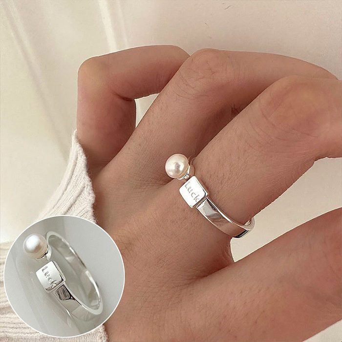 Offene Ringe im einfachen Stil mit geometrischer Verkupferung