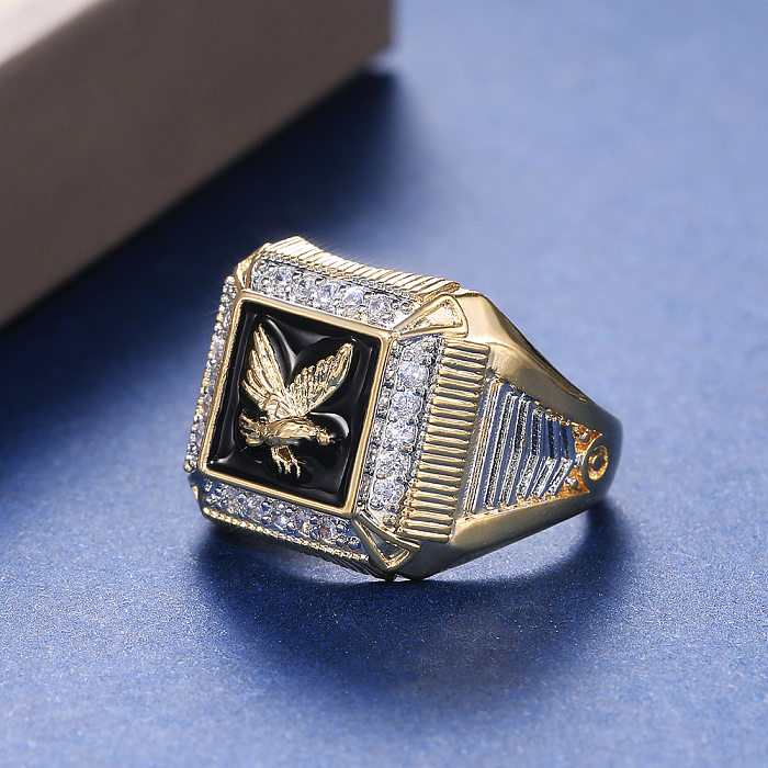 Nuevo Anillo chapado en oro de cobre y diamante circundante con águila galvanizada para hombres