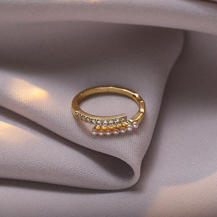 Offener Ring mit süßer Perle, Kupferbeschichtung und Inlay aus Zirkon