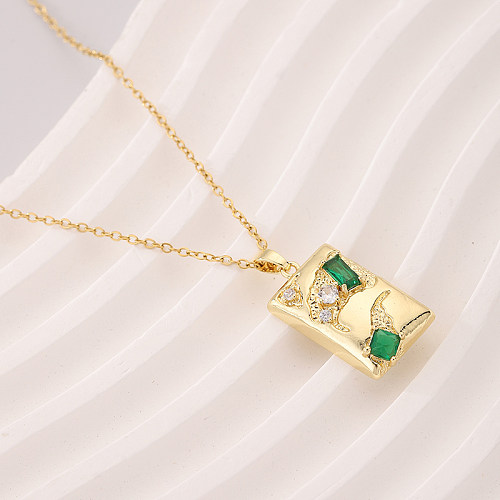 Collar con colgante chapado en oro con diamantes de imitación con incrustaciones de cobre cuadrado de estilo simple