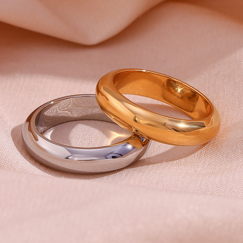 Anéis banhados a ouro 18K redondos de aço inoxidável estilo clássico estilo simples