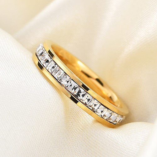 Ornamento de anel de aço de titânio incrustado com zircão de fileira única brilhante da moda
