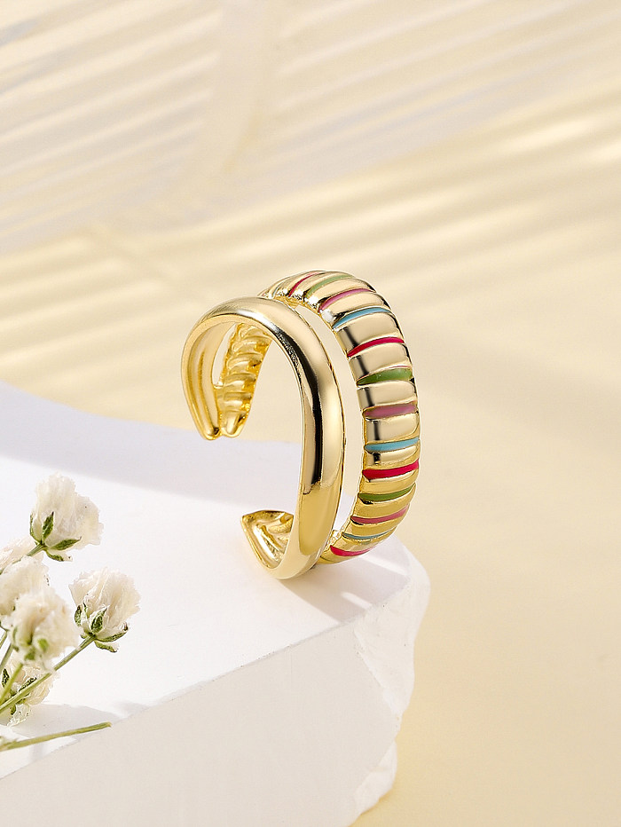 Schlichte Ringe mit Farbblock-Edelstahlbeschichtung und 18-Karat-Vergoldung