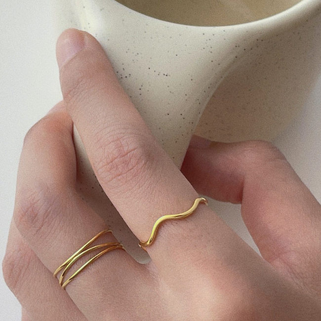 Anillos de acero de titanio con ondas de estilo simple a granel