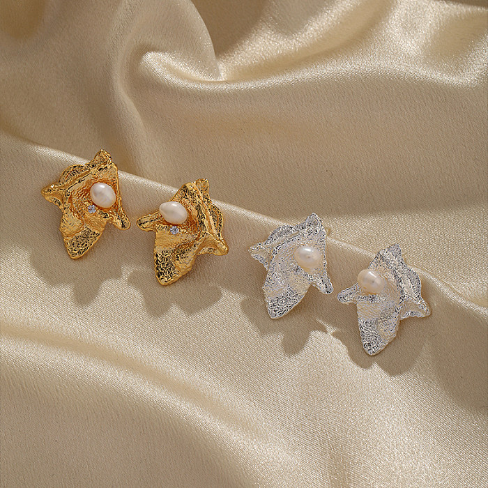 1 paire de clous d'oreilles plaqués or 18 carats, incrustation de placage irrégulier de Style IG, en cuivre, perle d'eau douce, Zircon