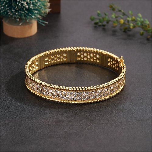 Glam luxueux bracelet rond en cuivre avec incrustation de zircone plaqué or 18 carats
