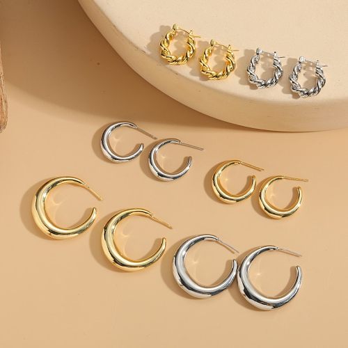 1 Paar elegante, luxuriöse, einfarbige Kupfer-Ohrringe mit 14-Karat-Vergoldung
