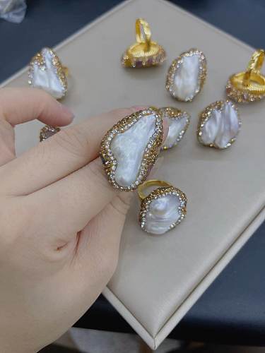 Retro Artistic Irregular Copper Plating Inlay Freshwater Pearl Rings
