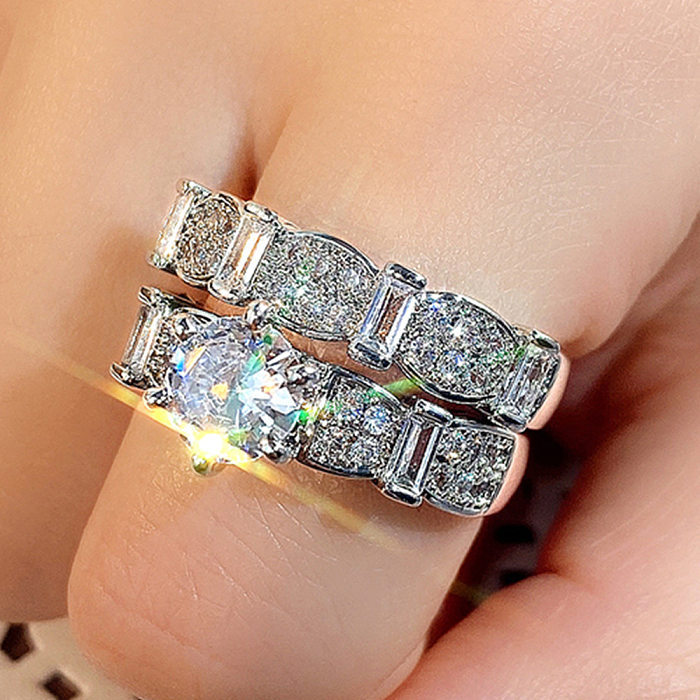 Anéis luxuosos de zircão com incrustações geométricas de cobre