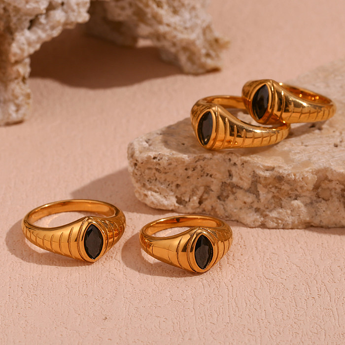 Estilo vintage básico estilo clássico cor sólida chapeamento de aço inoxidável incrustado zircão anéis banhados a ouro 18K