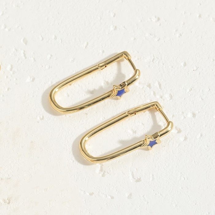 1 Paar schlichte Ohrringe mit Stern-Emaille-Beschichtung aus Kupfer mit 14-Karat-Vergoldung