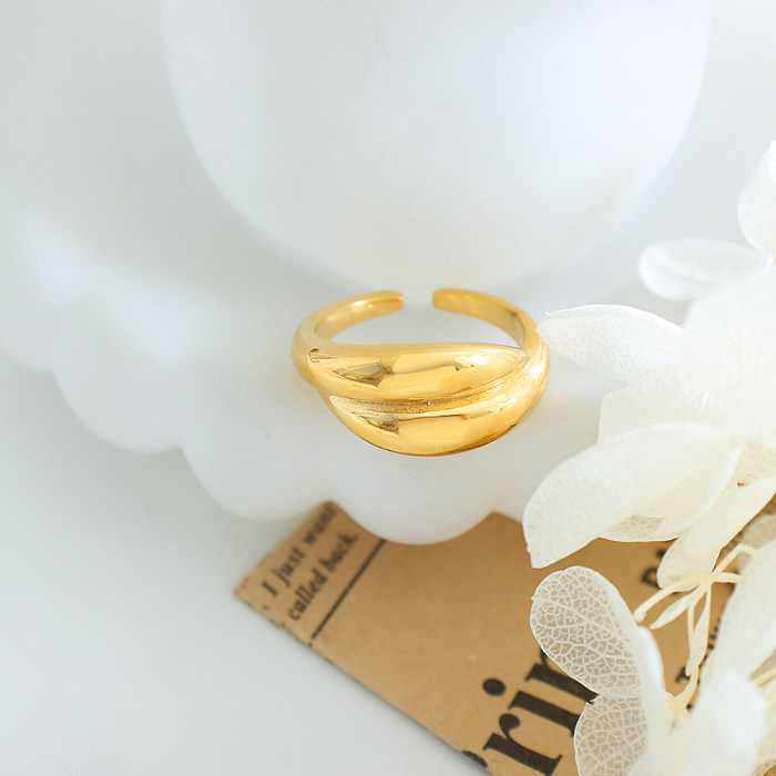 Glamouröser, glänzender, einfarbiger offener Ring aus Titanstahl mit 18 Karat Goldplattierung im Großhandel