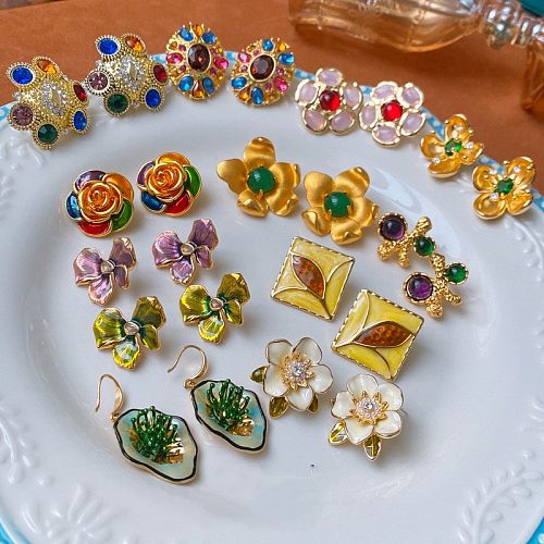 1 Pair Vintage Style Flower Copper Plating Inlay Artificial Gemstones Rhinestones Ear Studs