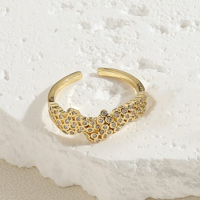 Anéis banhados a ouro elegantes do zircão 14K do embutimento do chapeamento de cobre da forma do coração