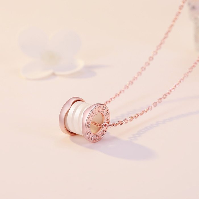 Collar con colgante de diamante artificial con incrustaciones de cobre en forma de corazón a la moda, 1 pieza