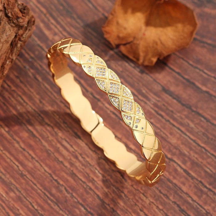 Bracelet plaqué or 18 carats avec incrustation de cuivre Argyle Lingge de style classique luxueux de base
