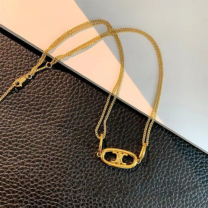 Elegante Halskette mit geometrischem Titanstahlüberzug