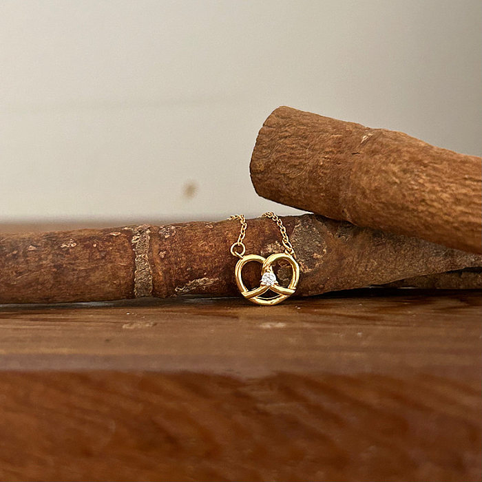 Collier pendentif en Zircon avec incrustation de cuivre et d'acier en titane en forme de cœur de Style Simple