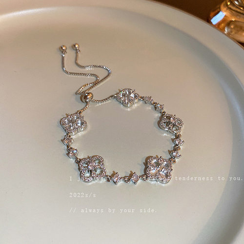 Bracelets élégants en zircon avec incrustation de cuivre et de fleurs