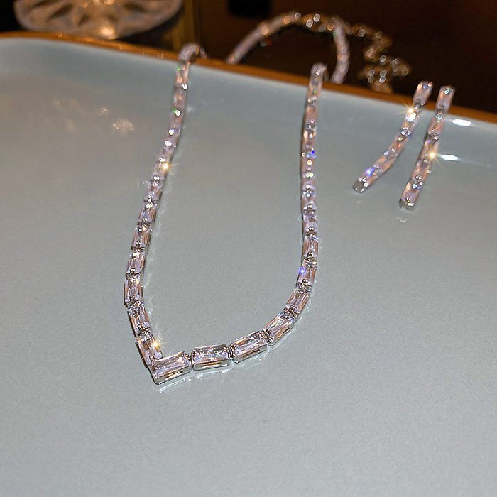 Koreanischer Stil V-förmige Kupfer-Inlay-Zirkon-Ohrring-Halskette