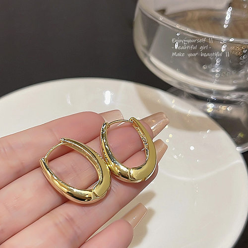 1 paire de boucles d'oreilles créoles en cuivre plaqué or, Style Simple, Style romain, Style britannique, couleur unie, fait à la main