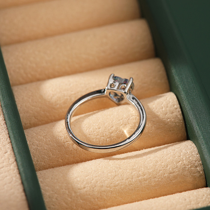 Anéis banhados a ouro branco do zircão do embutimento do chapeamento de cobre da forma simples do coração do estilo