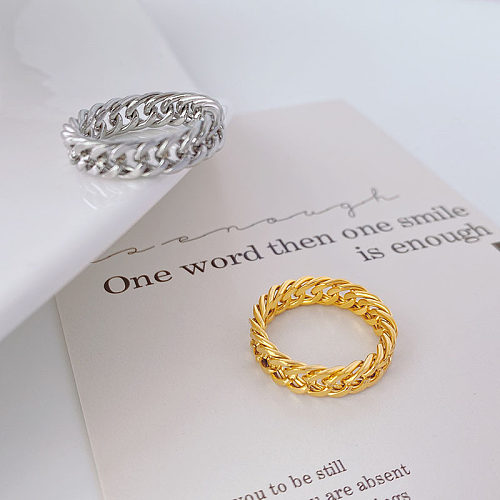O estilo clássico comuta anéis chapeados ouro 18K do chapeamento de aço Titanium da cor sólida