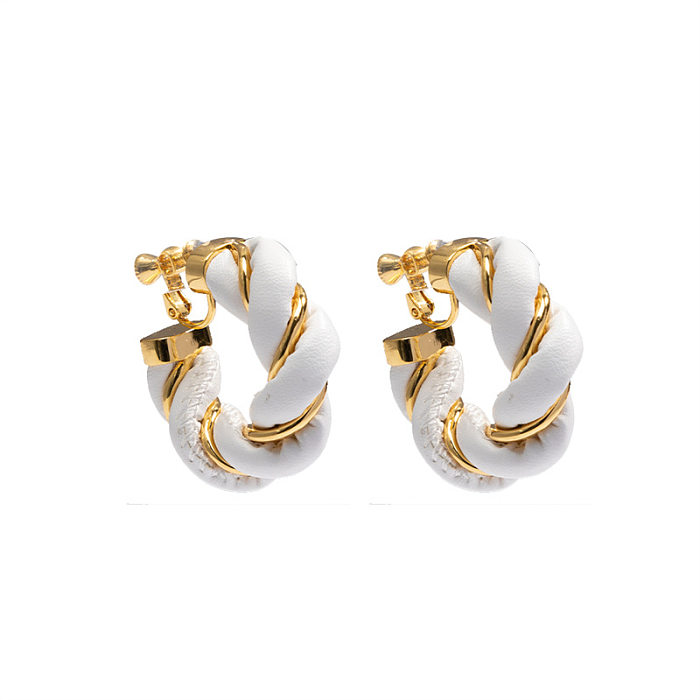 1 Paar vergoldete Ohrringe in C-Form mit Messingbeschichtung