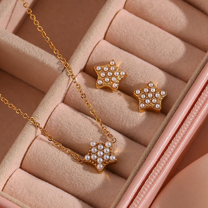 Elegante collar de pendientes chapado en oro de 18 quilates con incrustaciones de acero inoxidable y pentagrama