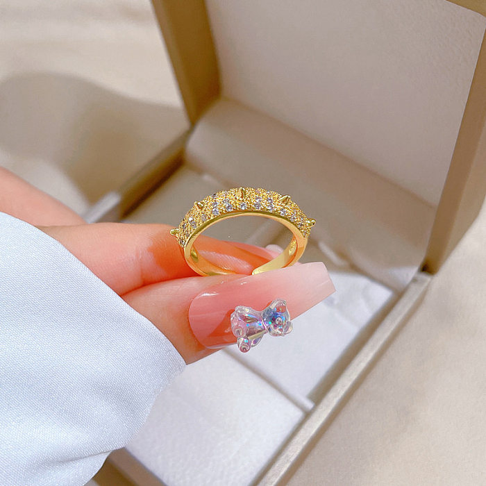 Modischer offener Ring mit einfarbiger Messingbeschichtung und Inlay aus Zirkon, 1 Stück