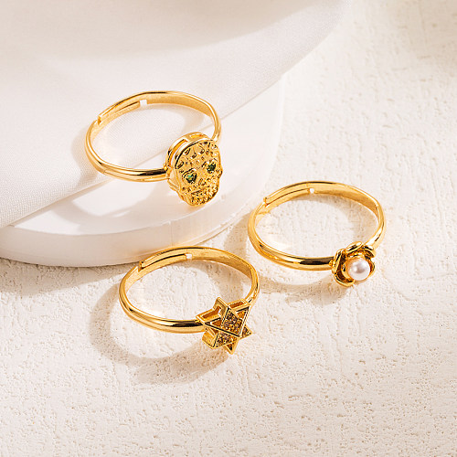 Lässige künstlerische Pentagramm-Blumen-Schädel-Kupferbeschichtung, künstliche Perlen, Zirkon, 14 Karat vergoldet, offene Ringe