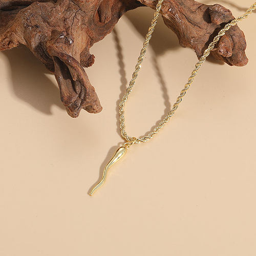 Collier pendentif plaqué or 14 carats en cuivre serpent de style simple en vrac