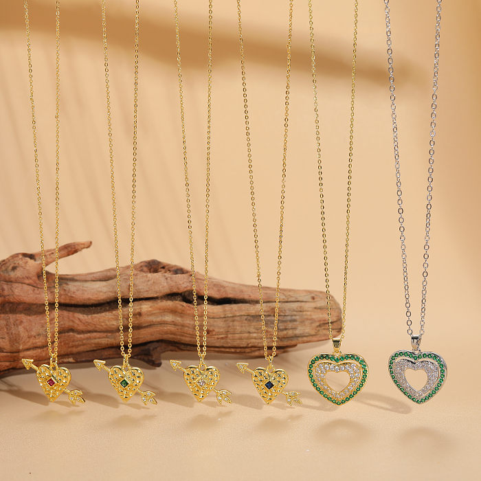 Collier pendentif luxueux en forme de cœur avec incrustation de cuivre et zircon plaqué or 14 carats