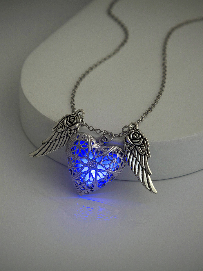 Classic Style Heart Shape Wings Copper Luminous Plating Inlay Resin Silver Plated Pendant Necklace