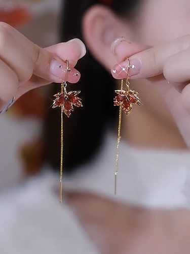 Modische Ahornblatt-Kupfer-Ohrringe mit künstlichen Edelsteinen