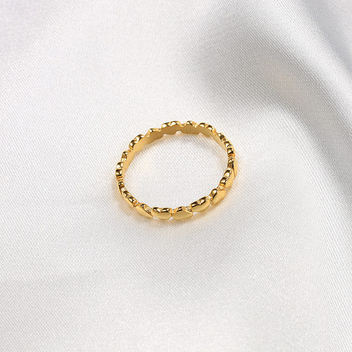 Anéis de chapeamento de aço de titânio de cor sólida em formato de coração de estilo simples de 1 peça