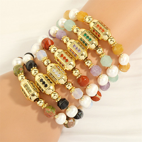 Bohemian Simple Style Mehrfarbige Süßwasserperlen-Stein-Kupferperlen-Überzugs-Inlay-Zirkon-Armbänder mit 18-Karat-Vergoldung
