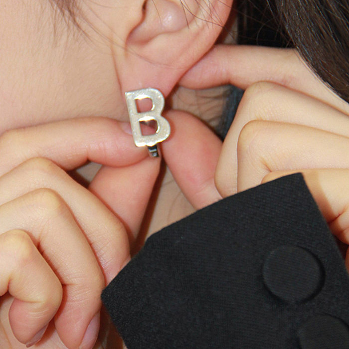 Boucles d'oreilles en cuivre avec lettre de mode Boucles d'oreilles en cuivre plaqué