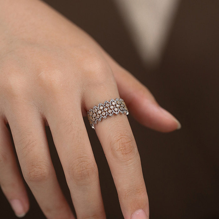 Einfaches Damen-Schmuckset mit rundem Kupfer-Inlay und künstlichem Diamant
